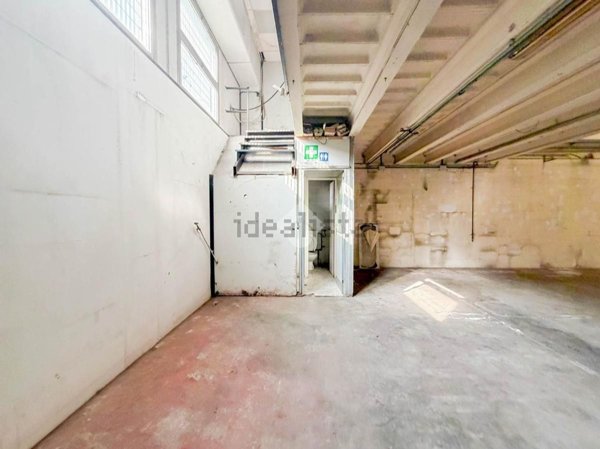 capannone in vendita a Pioltello