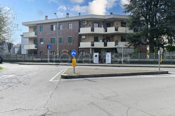 appartamento in vendita a Pioltello in zona Seggiano