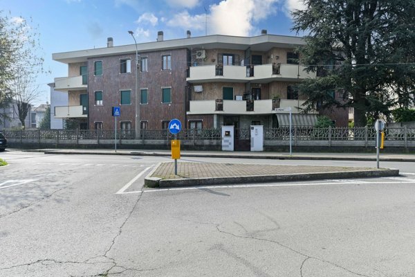 appartamento in vendita a Pioltello in zona Seggiano