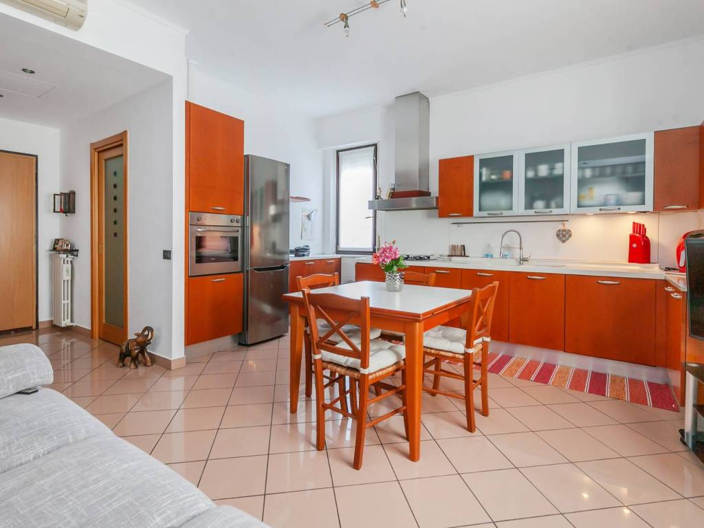 appartamento in vendita a Pioltello in zona Seggiano