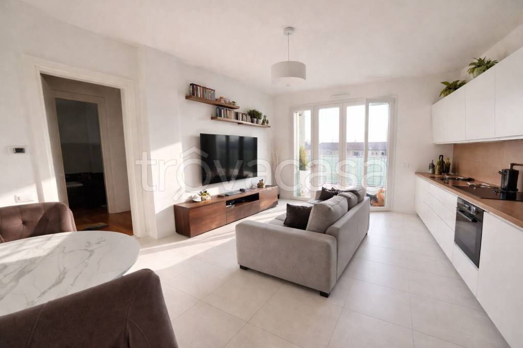 appartamento in vendita a Pioltello in zona Seggiano