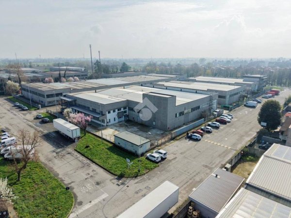 locale commerciale in vendita a Pioltello in zona Seggiano