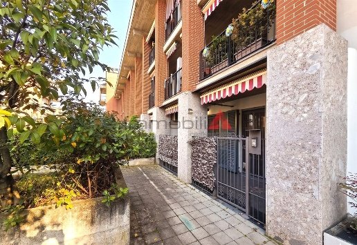 appartamento in vendita a Pioltello in zona Seggiano