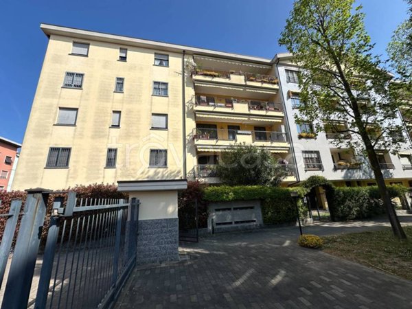 appartamento in vendita a Pioltello in zona Limito