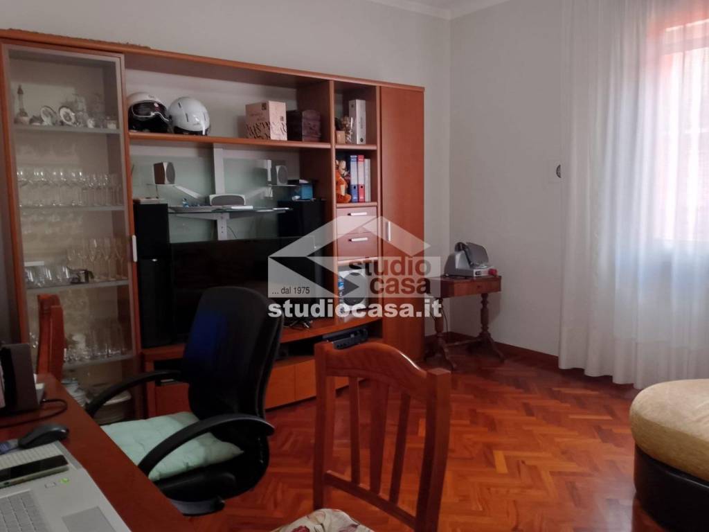 appartamento in vendita a Pioltello in zona Seggiano