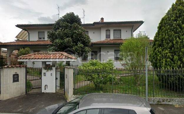 appartamento in vendita a Pioltello in zona Seggiano