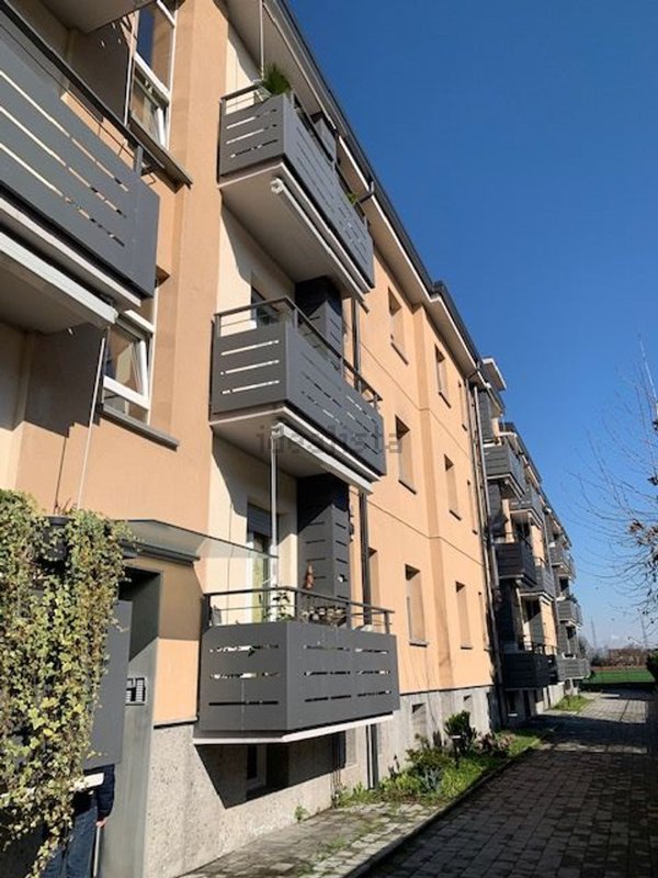 appartamento in vendita a Pioltello in zona Rugacesio