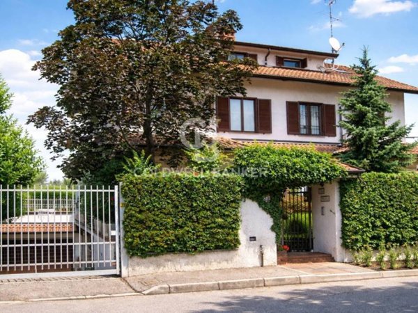 casa indipendente in vendita a Pioltello in zona Seggiano