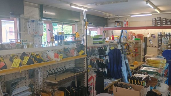 intera palazzina in vendita a Pioltello in zona Seggiano