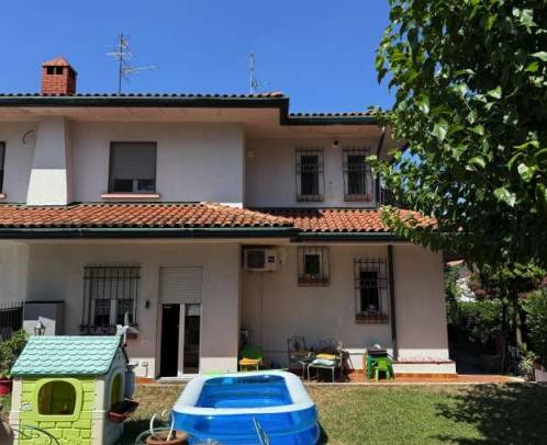 appartamento in vendita a Pioltello in zona Seggiano