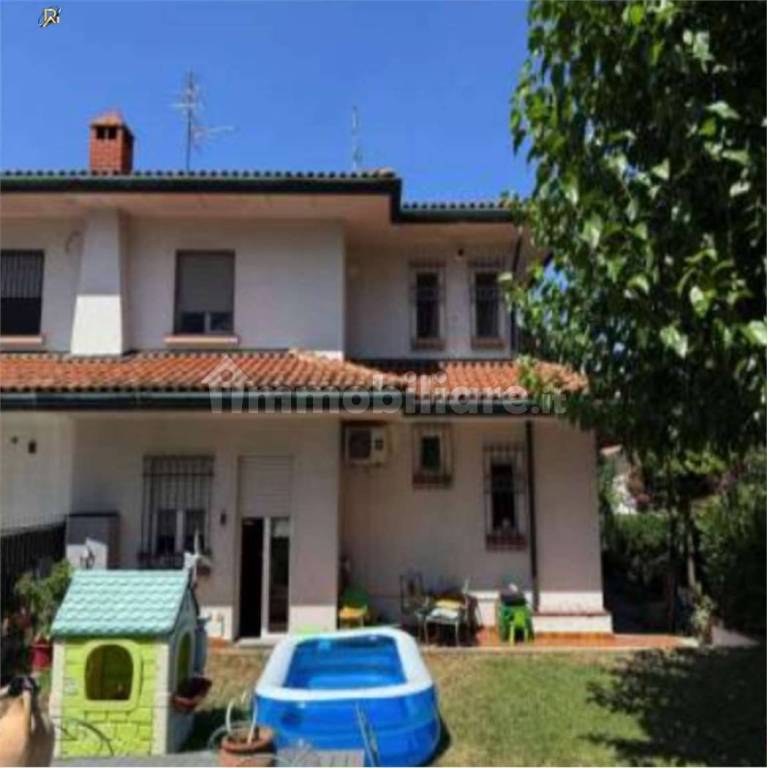 casa indipendente in vendita a Pioltello in zona Seggiano