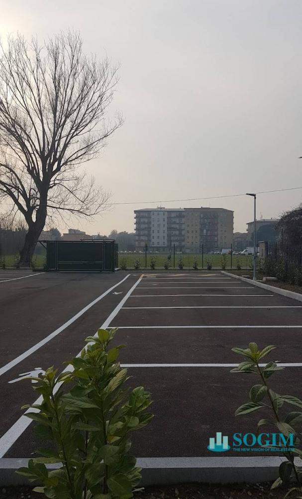 negozio in vendita a Pioltello in zona Limito