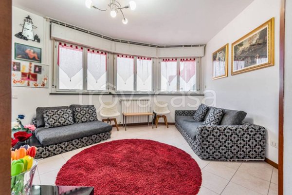 appartamento in vendita a Pioltello in zona Seggiano