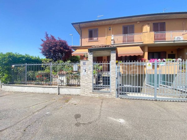 casa indipendente in vendita a Pioltello in zona Rugacesio