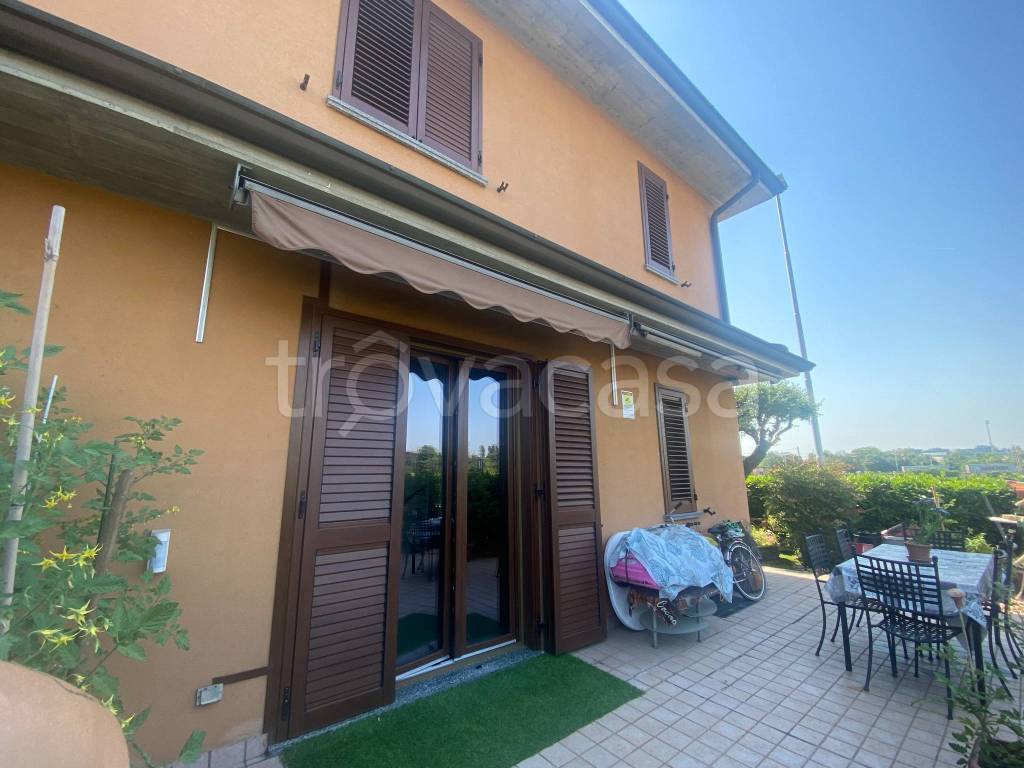 casa indipendente in vendita a Pioltello in zona Rugacesio