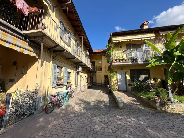 appartamento in vendita a Pioltello in zona Seggiano