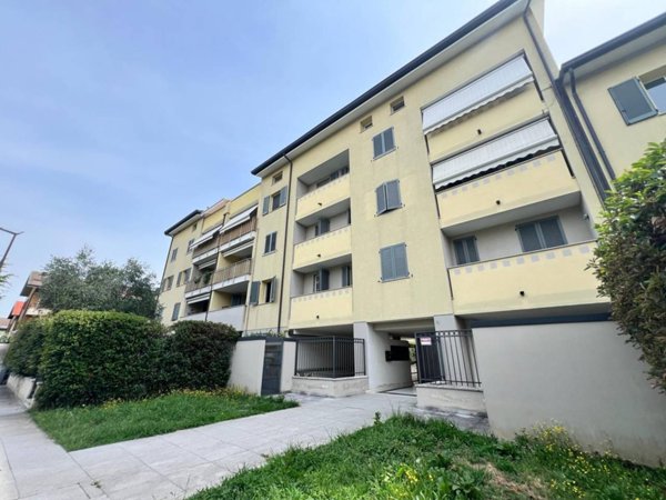 appartamento in vendita a Pioltello in zona Seggiano