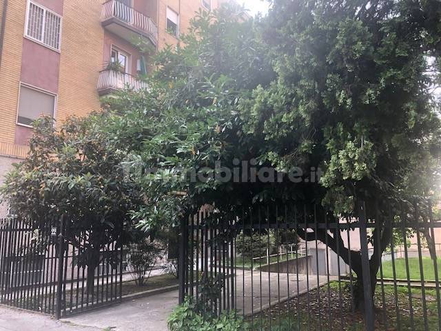 appartamento in vendita a Pioltello in zona Seggiano