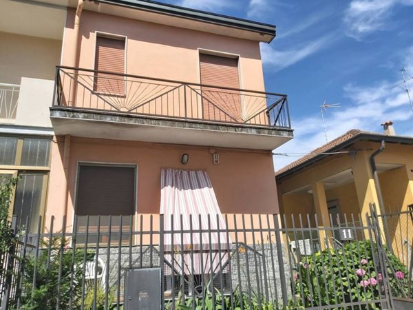 appartamento in vendita a Pioltello in zona Seggiano