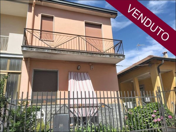 appartamento in vendita a Pioltello in zona Seggiano