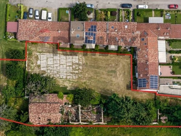 terreno edificabile in vendita a Pioltello in zona Rugacesio