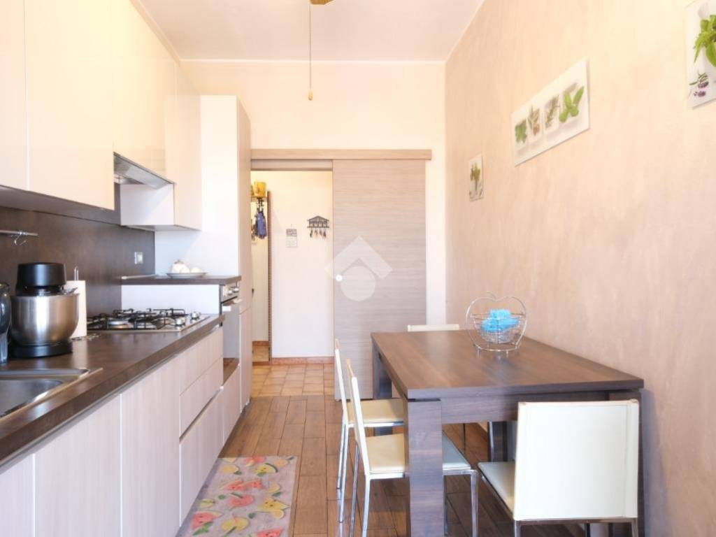 appartamento in vendita a Pioltello in zona Seggiano