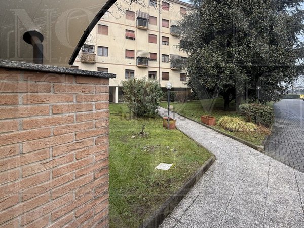 appartamento in vendita a Pioltello in zona Seggiano