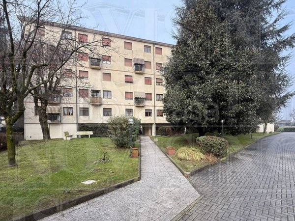 appartamento in vendita a Pioltello in zona Seggiano