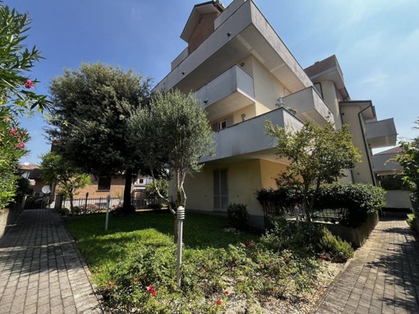 appartamento in vendita a Pioltello in zona Seggiano