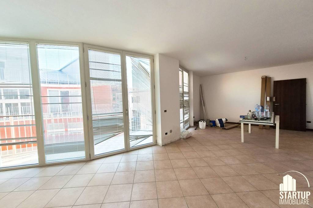appartamento in vendita a Pioltello in zona Seggiano