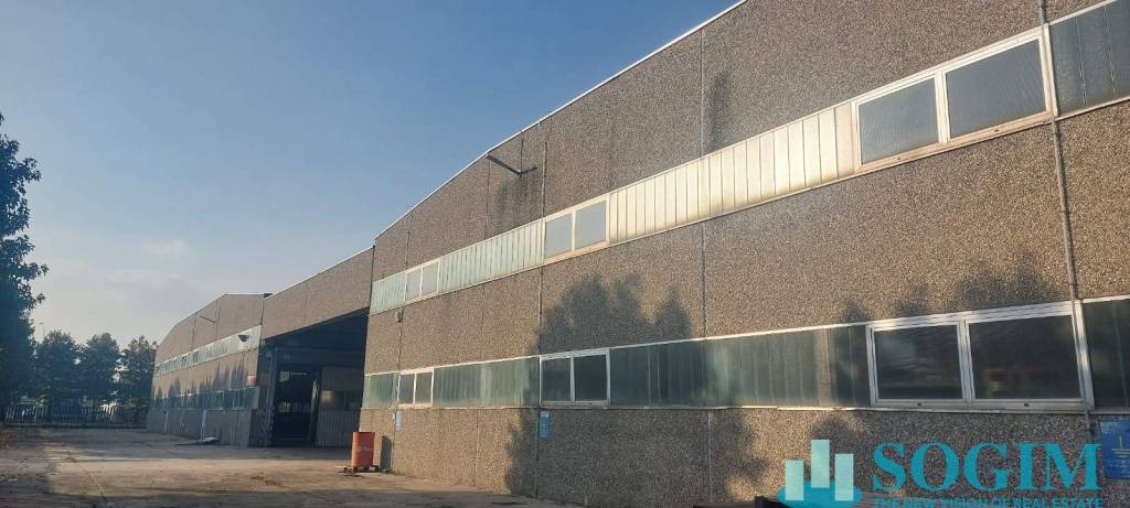 capannone in vendita a Pioltello in zona Seggiano