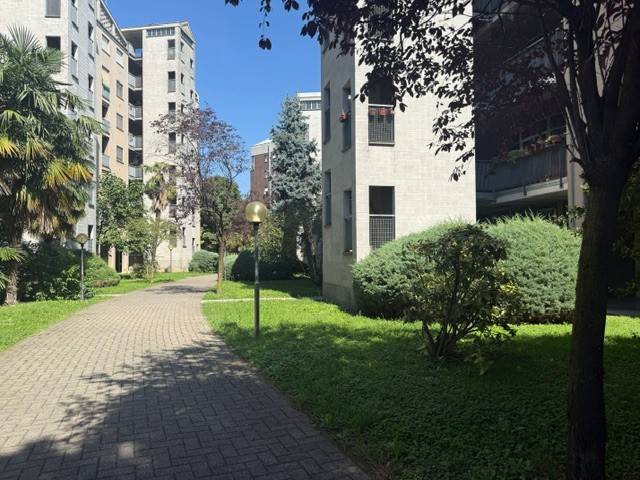 appartamento in vendita a Pioltello in zona Seggiano