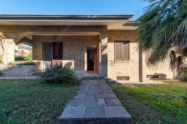 casa indipendente in vendita a Pioltello