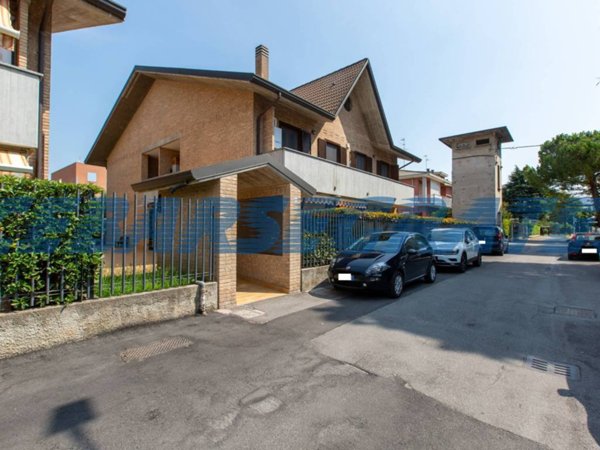 appartamento in vendita a Pioltello in zona Limito