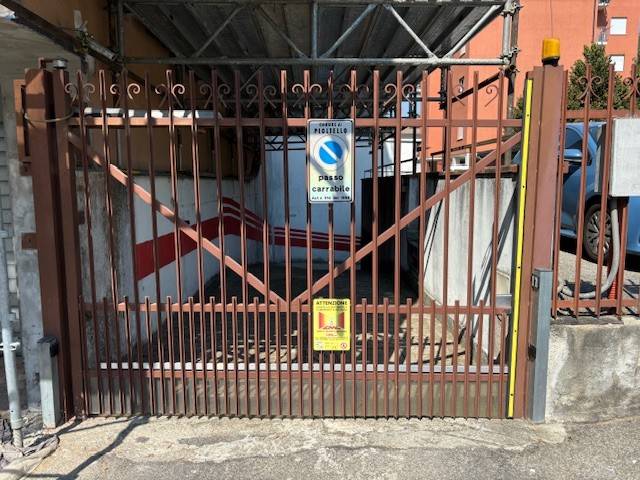 box auto in vendita a Pioltello in zona Seggiano