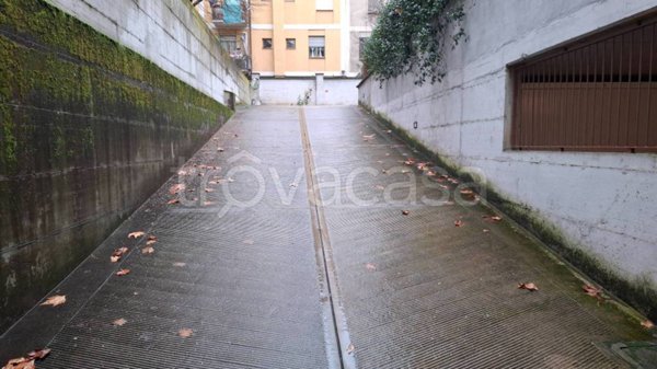 box auto in vendita a Pioltello in zona Seggiano
