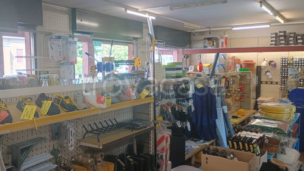appartamento in vendita a Pioltello in zona Seggiano