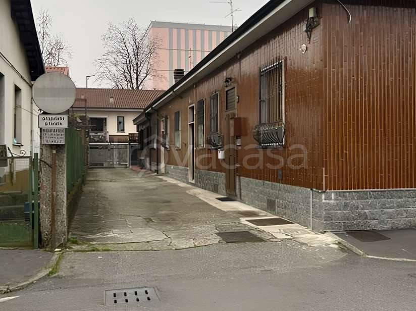 appartamento in vendita a Pioltello in zona Seggiano