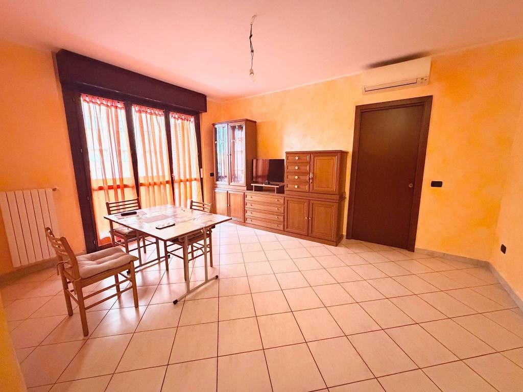 appartamento in vendita a Pioltello in zona Seggiano