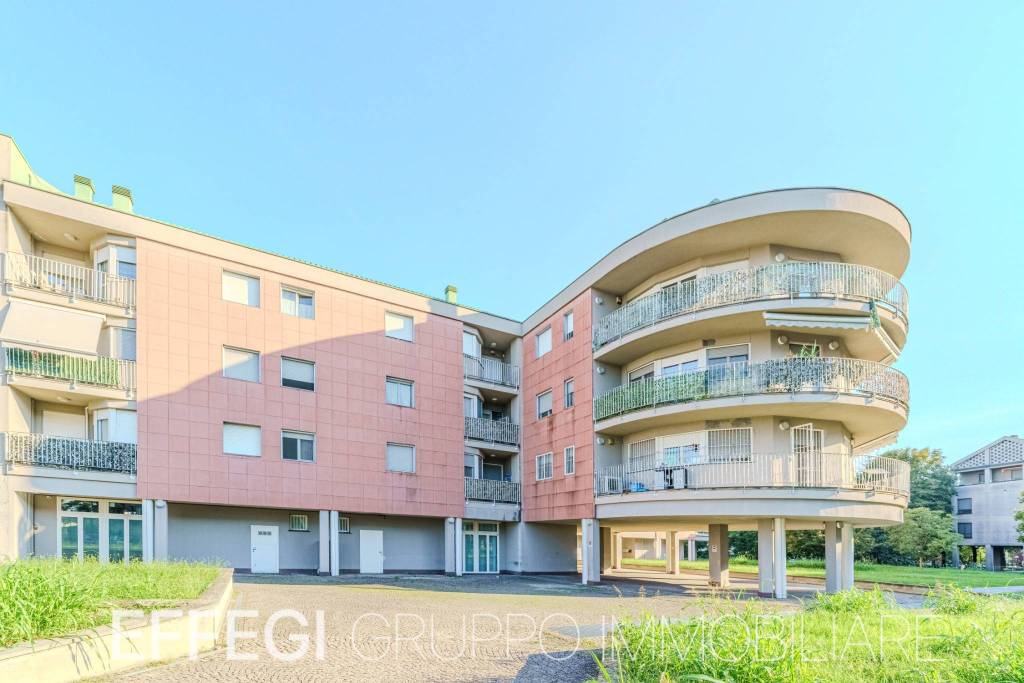 appartamento in vendita a Pioltello in zona Seggiano
