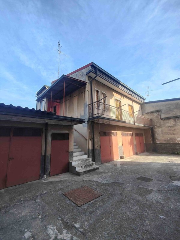 appartamento in vendita a Pioltello in zona Seggiano