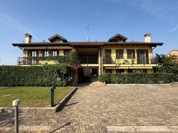 appartamento in vendita a Pioltello in zona Rugacesio