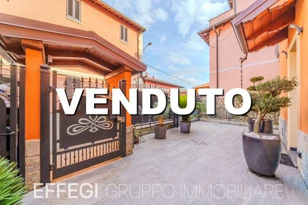 casa indipendente in vendita a Pioltello in zona Seggiano