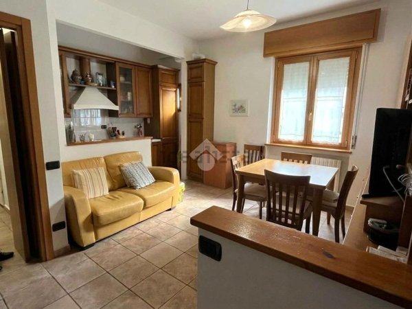 appartamento in vendita a Pioltello in zona Seggiano