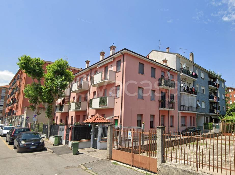 appartamento in vendita a Pioltello in zona Seggiano