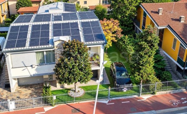 casa indipendente in vendita a Pioltello in zona Seggiano
