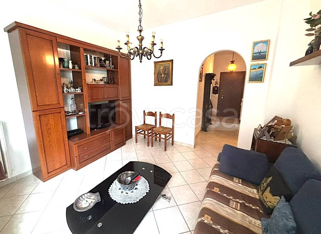 appartamento in vendita a Pioltello in zona Seggiano