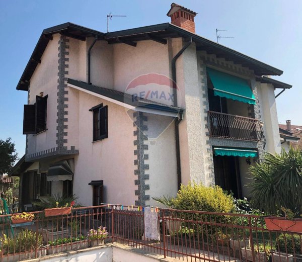 casa indipendente in vendita a Pogliano Milanese