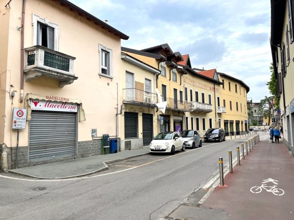 negozio in vendita a Pogliano Milanese