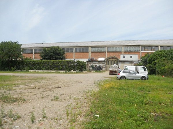 capannone in vendita a Pogliano Milanese